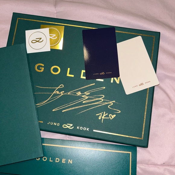 Jungkook Signed Golden Album - Picture 2 of 6